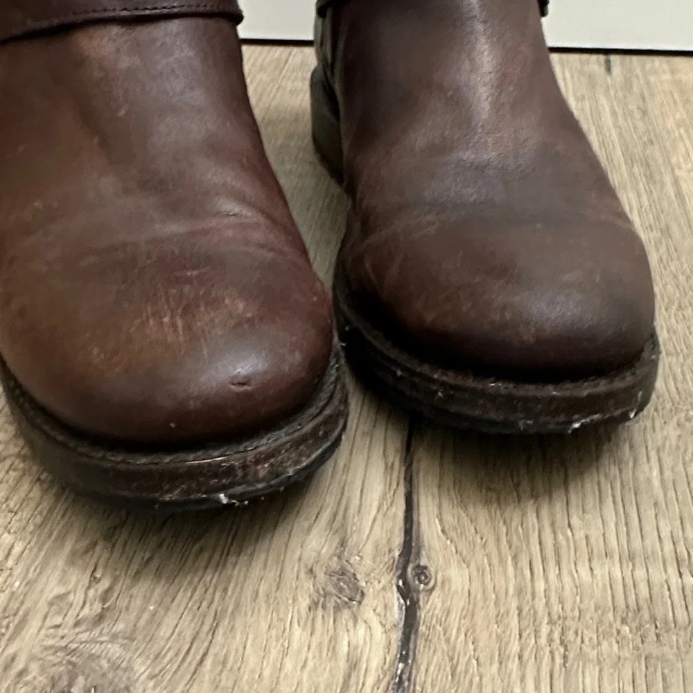 Frye Natalie short engineer Brown Leather Ankle Boots with Buckle size 8 - Picture 8 of 9